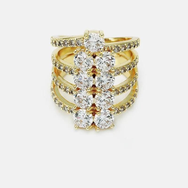 Bộ nhẫn thời trang thiết kế sang trọng